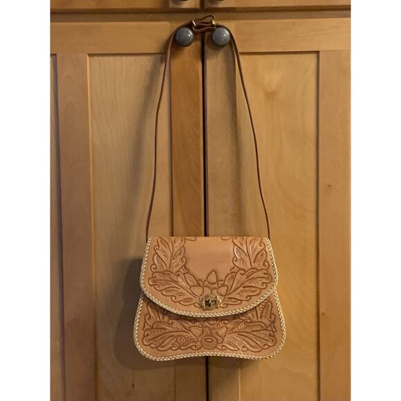 Hand Tooled Vintage Tan Leather Purse by L.E. Dunlap Intricate Designs - Picture 3 of 10